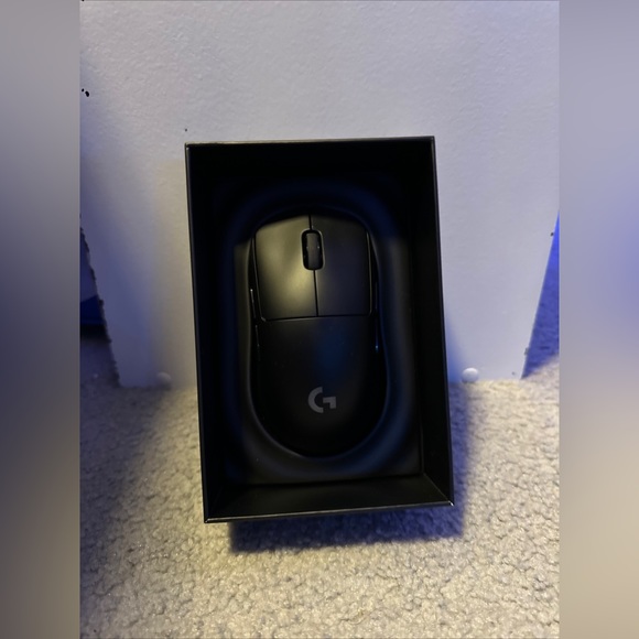 Logitech G Pro Wireless Lightweight Gaming Mouse - Picture 2 of 5